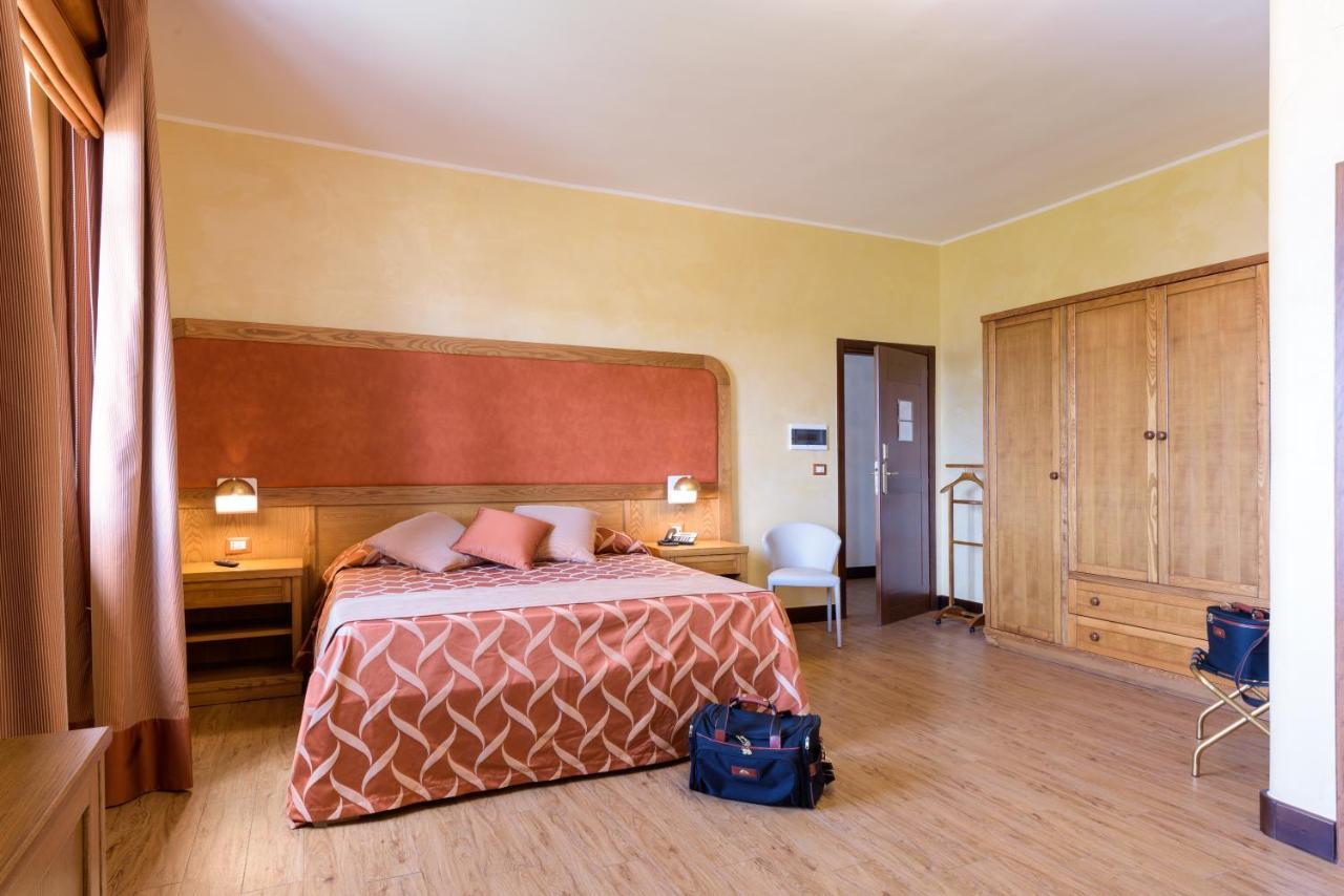 Leone De Castris Wine Hotel Salice Salentino Kültér fotó