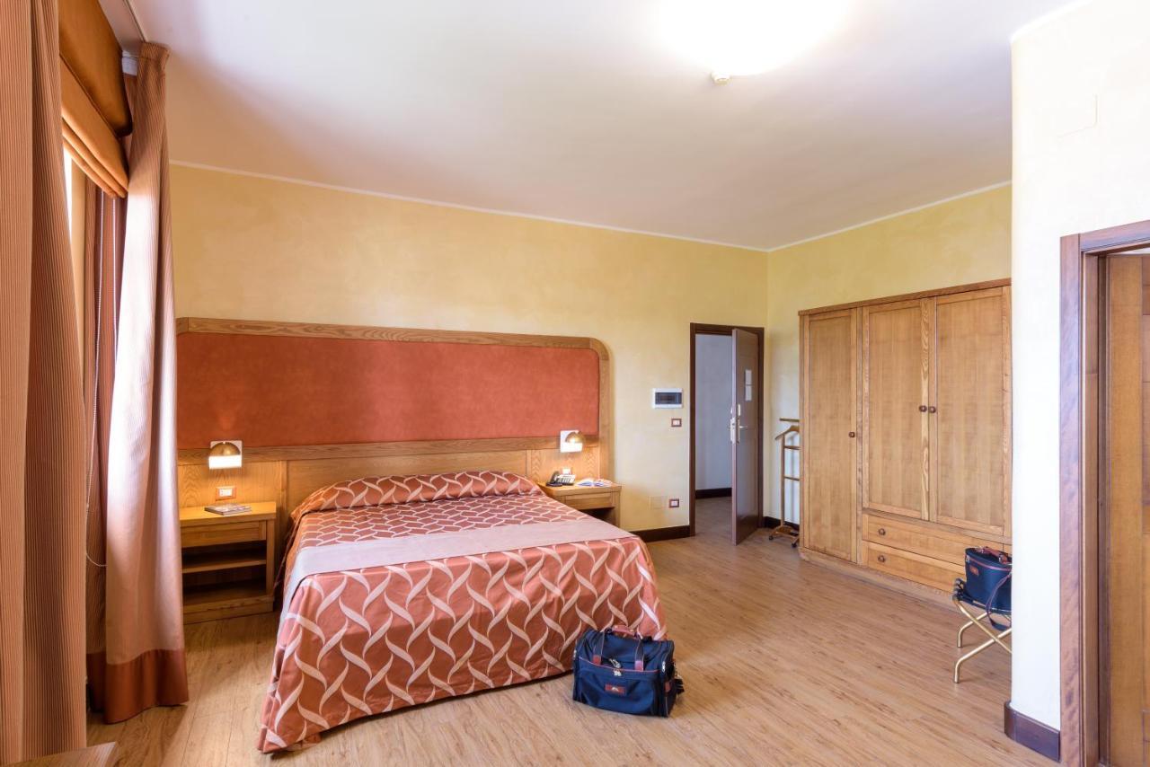 Leone De Castris Wine Hotel Salice Salentino Kültér fotó