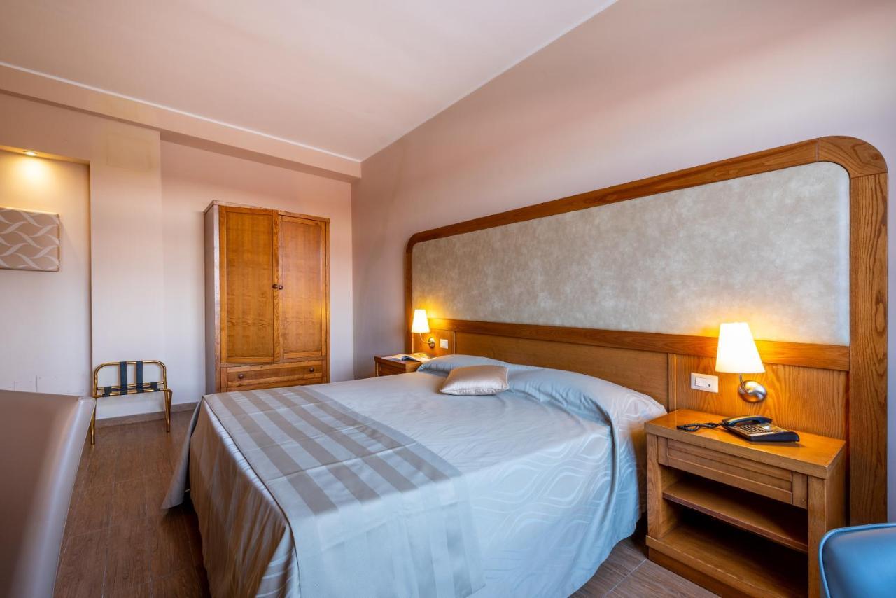 Leone De Castris Wine Hotel Salice Salentino Kültér fotó
